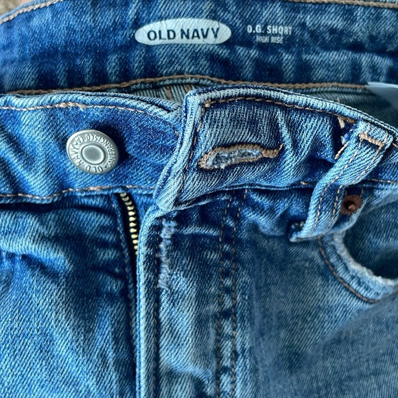 Old Navy High-Rise Jean Shorts | Size 2 - Picture 3 of 3